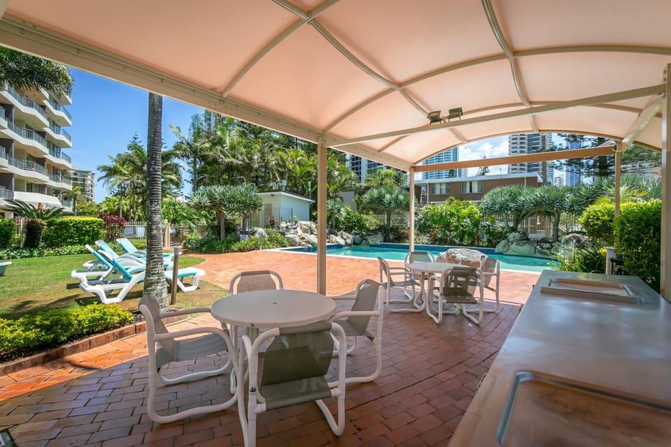 Surfers Beachside Holiday Apartments Apartment hotel in Surfers Paradise