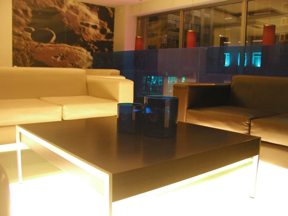 Shared lounge/TV area
