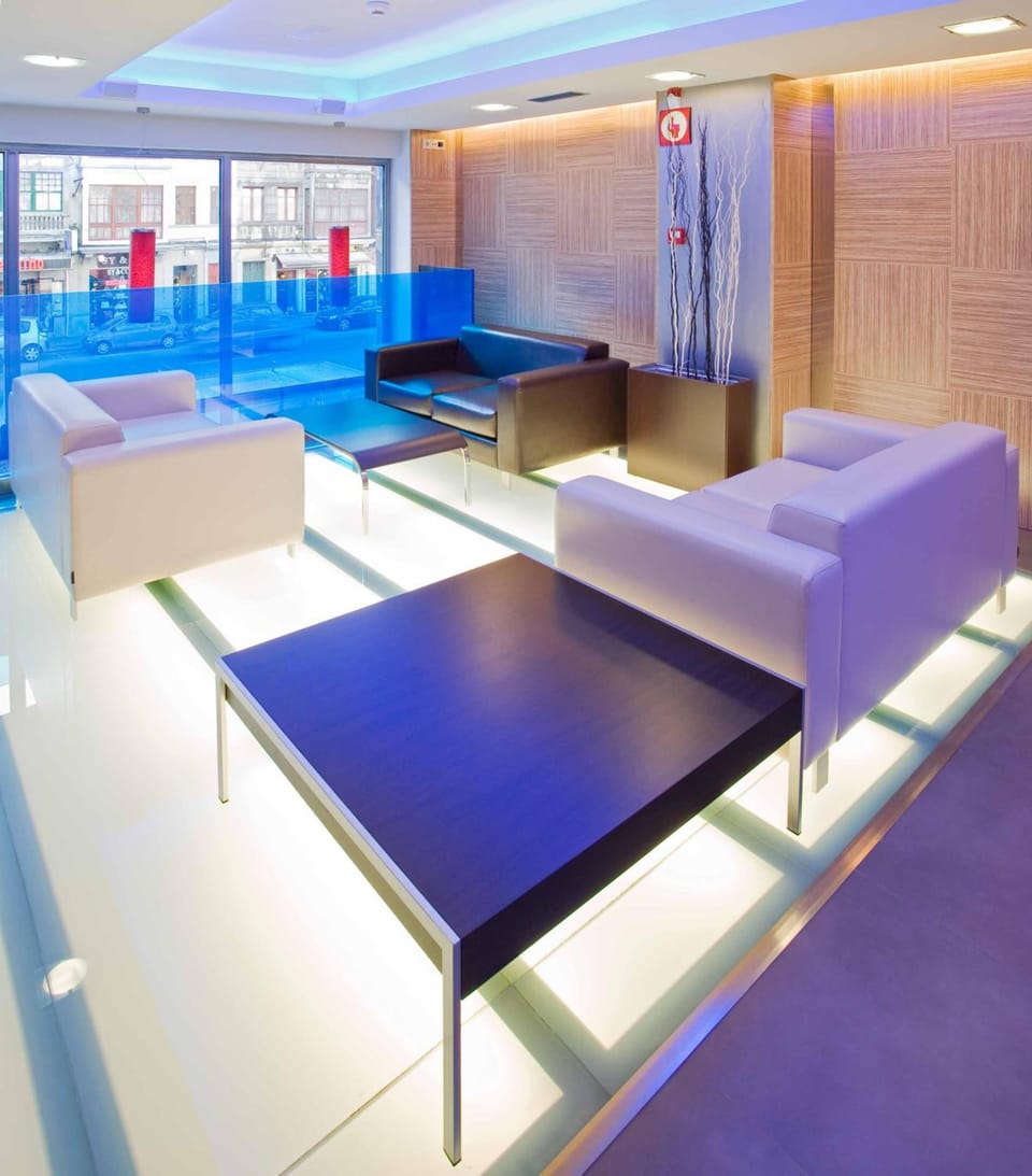 Shared lounge/TV area