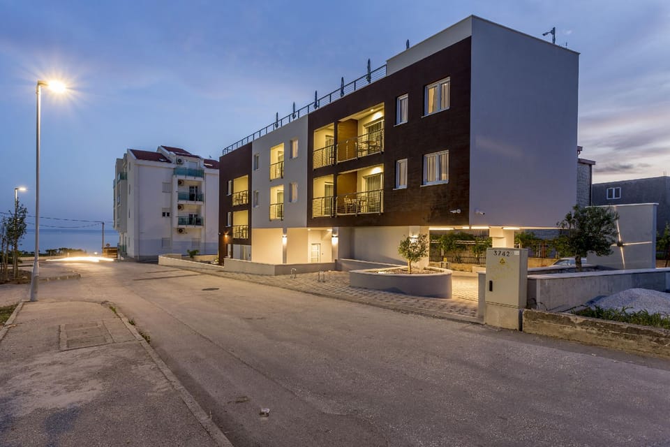 Ringo Apartments Hotel in Podstrana
