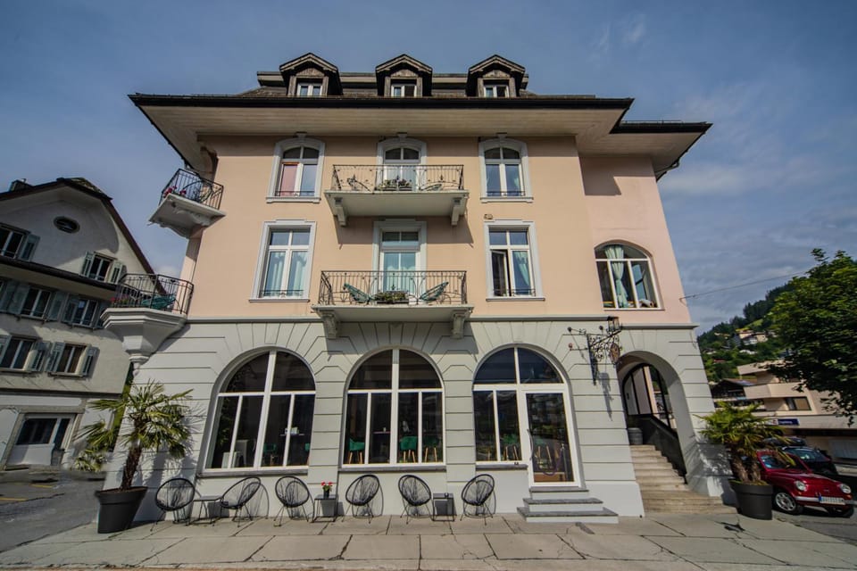 GRAND your home with common kitchens with self check-in Hotel in Nidwalden
