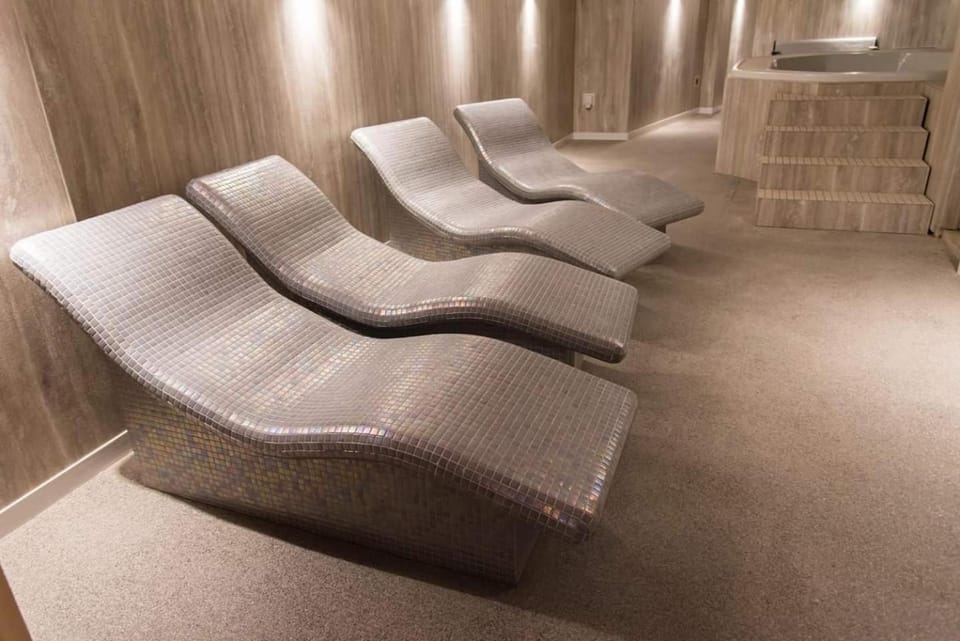 Gwesty'r Marine Hotel & Spa Hotel in Aberystwyth