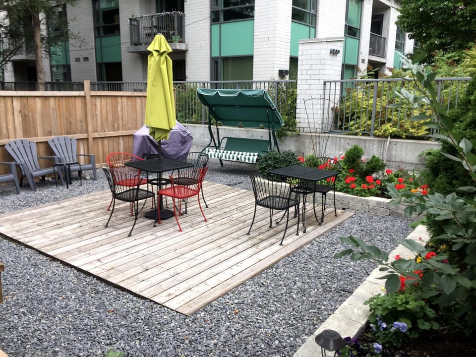 Barefoot Inn Hostel in Gatineau