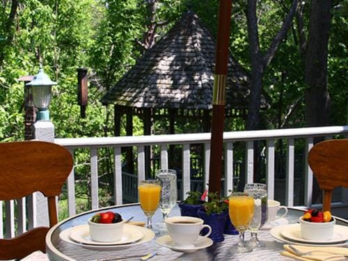Heartstone Inn Hotel in Eureka Springs