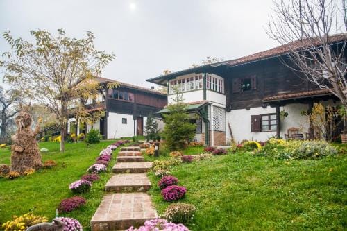 Etno Guest House Gorski car Hotel in Serbia