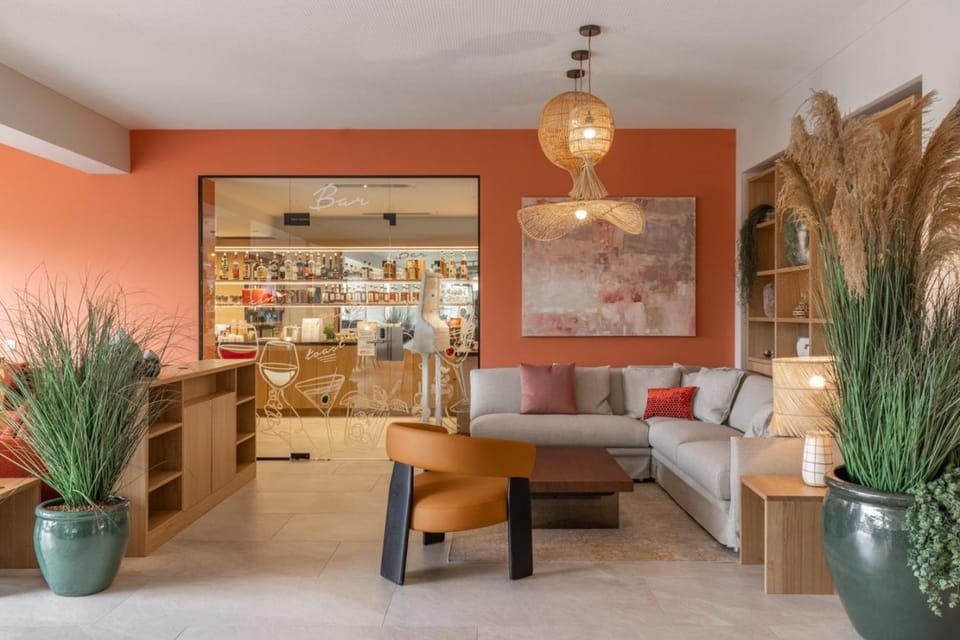 Ascona Lodge, Pool & Garden Retreat Hotel in Ascona
