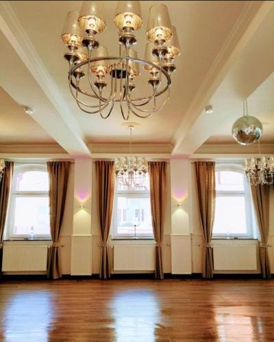 Zur Sonne "Gasthaus-Bar-Events" Hotel in Hesse