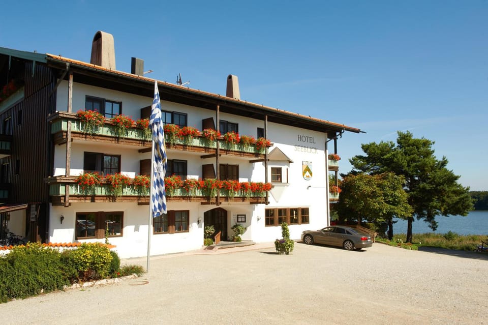 Hotel Seeblick & Ferienwohnung Hotel in Salzburgerland