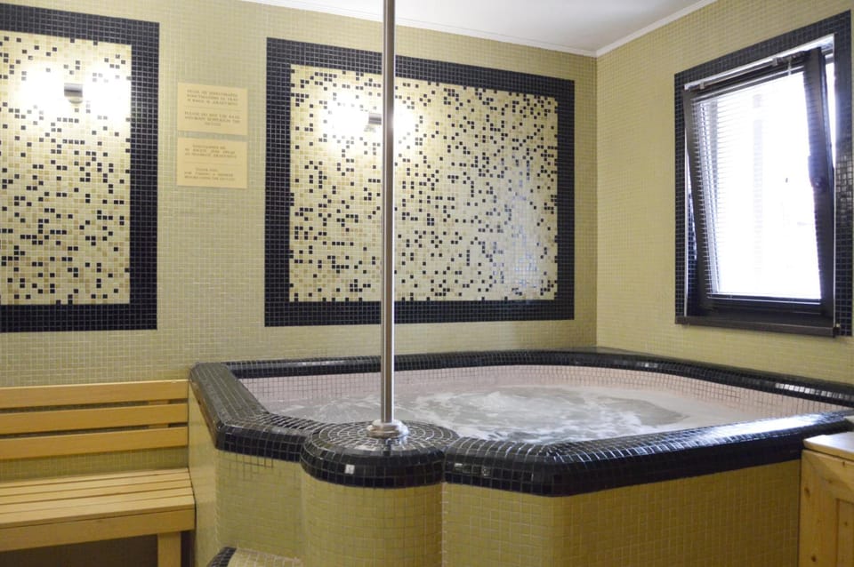 Hot tub