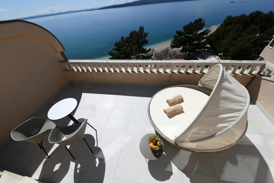 Aparthotel Milenij Hotel in Baška Voda