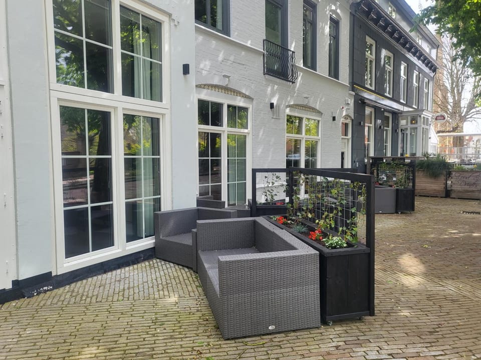 Hotel Bom Hotel in Burgh-Haamstede