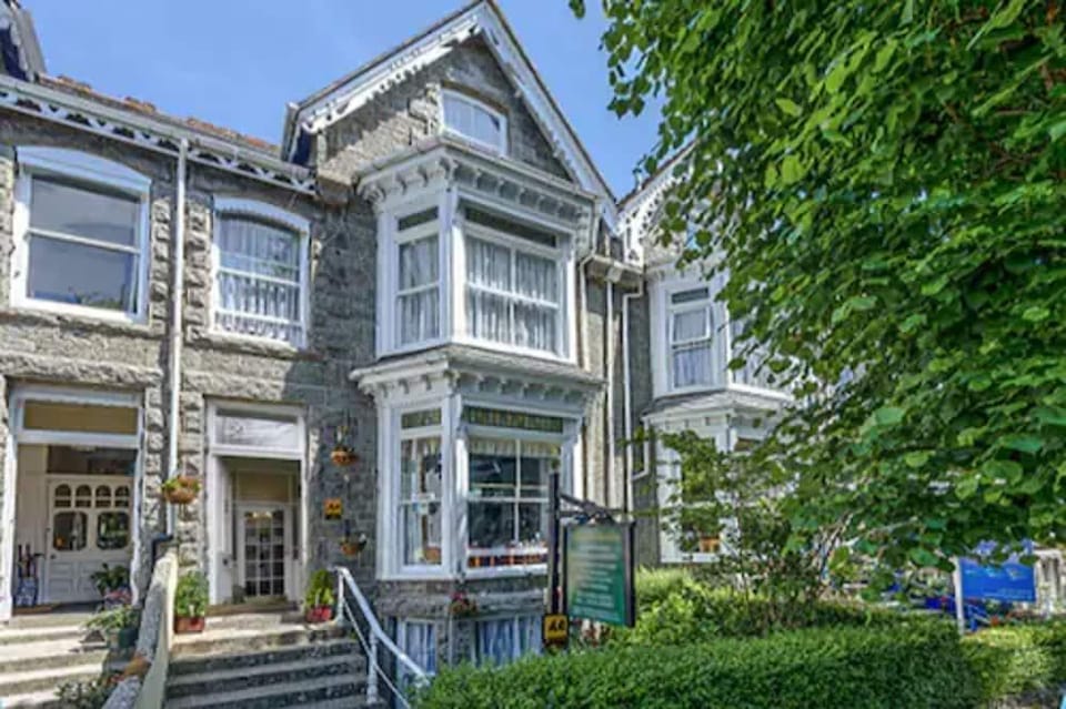Dunedin Guest House Hotel in Penzance