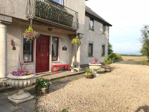 Shandon Farmhouse Bed and Breakfast Hotel in Scotland