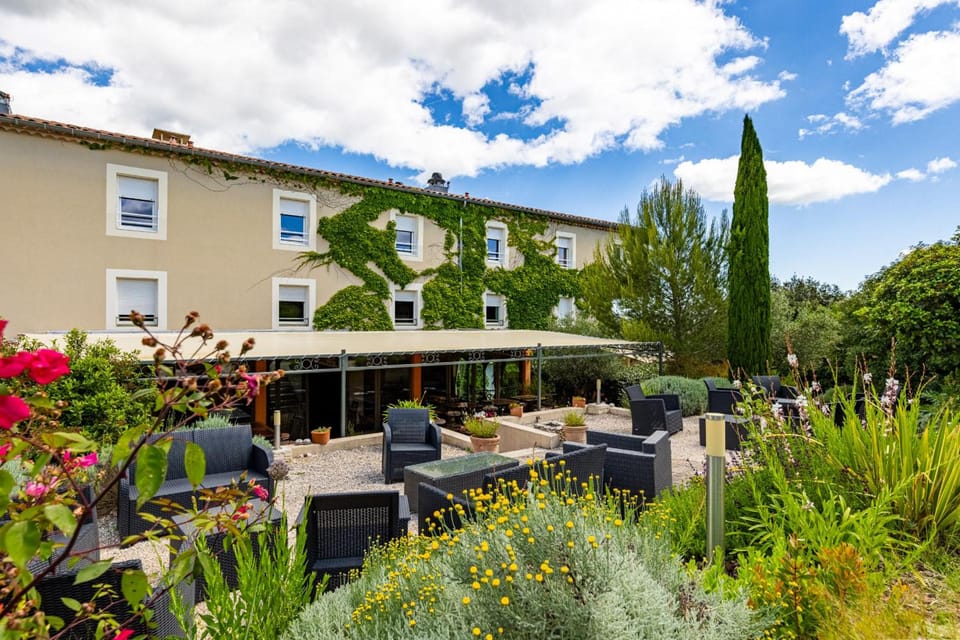 Hotel Restaurant Le Gardon - Pont du Gard Hotel in Provence-Alpes-Côte d'Azur
