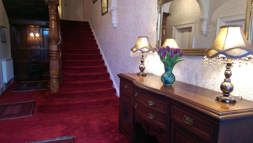 Lochinver Guesthouse Hotel in Ayr