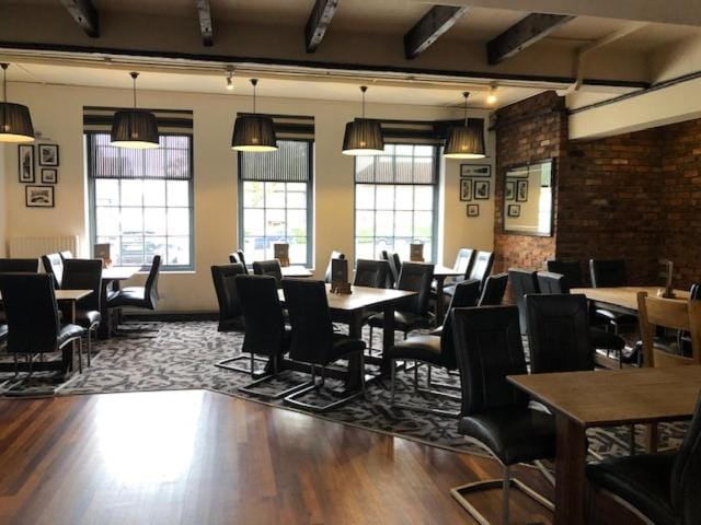 The Raven Hotel Hotel in Corby