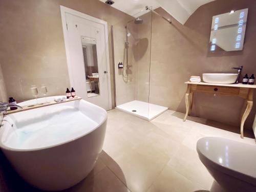 Olif Hotel in Holyhead Road