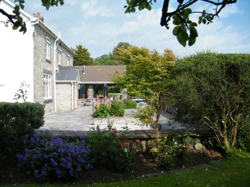 Ballas Farm Country Guest House Hotel in Wales