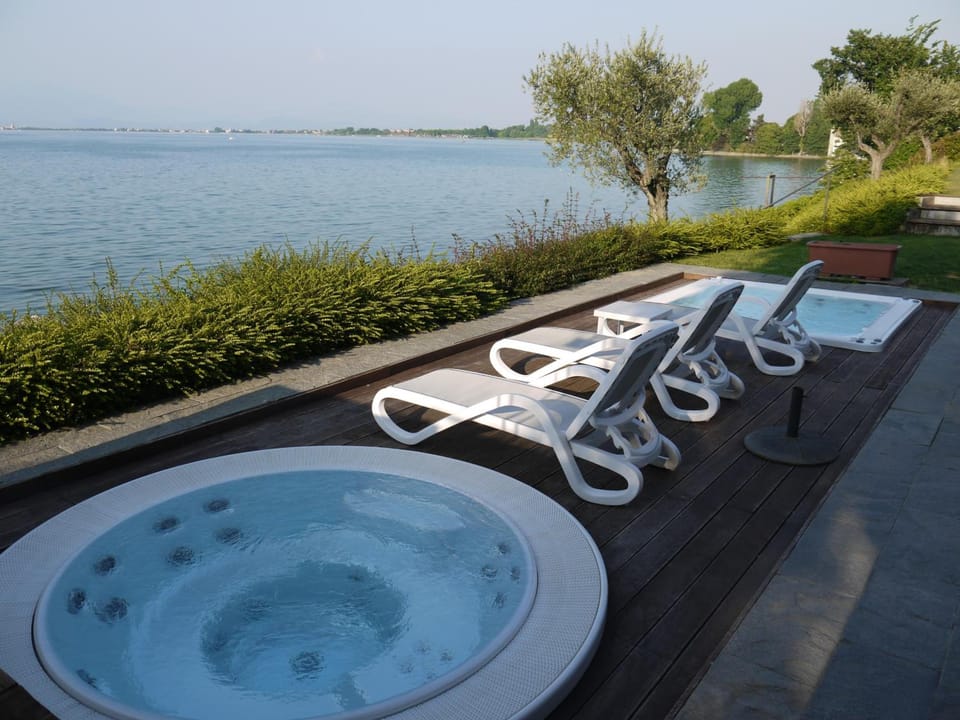 Hotel Acquaviva Del Garda Hotel in Desenzano del Garda