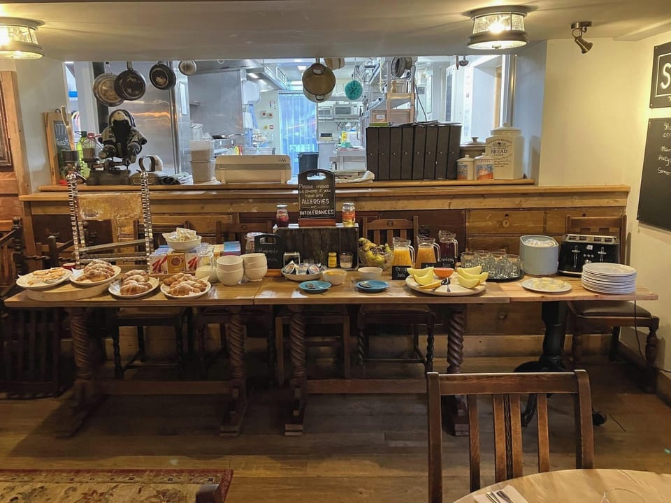 1777. At The Albion Inn in East Dorset District