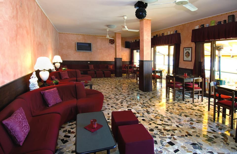 Bar/lounge