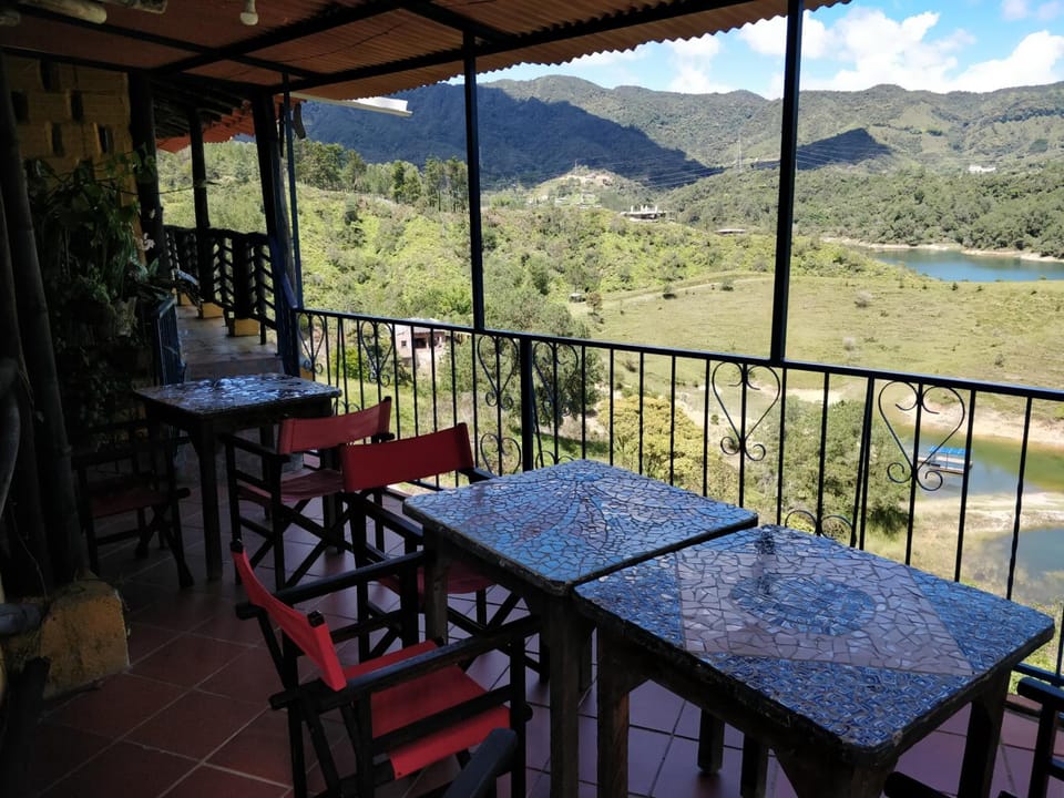 Casa Encuentro Ecolodge, Outdoor Gym and Yoga Hostel in Guatapé