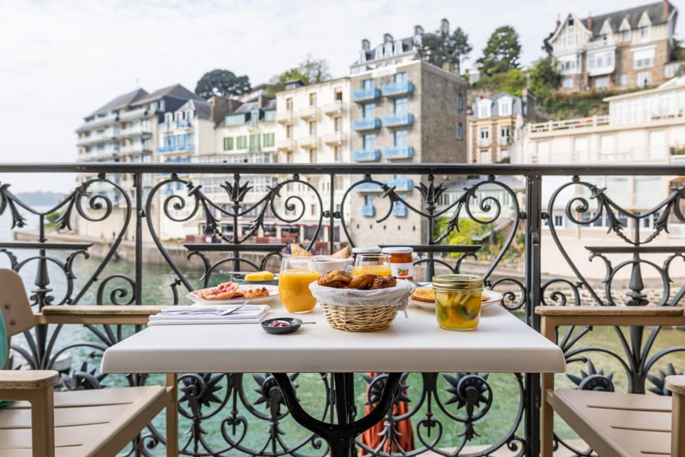Hotel De La Vallee Hotel in Dinard
