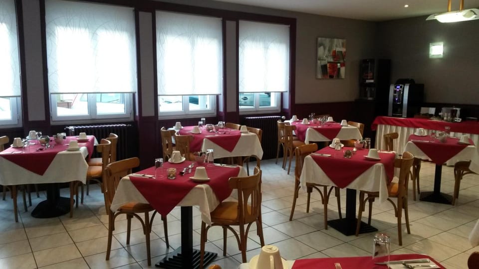 Hotel de La Cloche Hotel in Dole