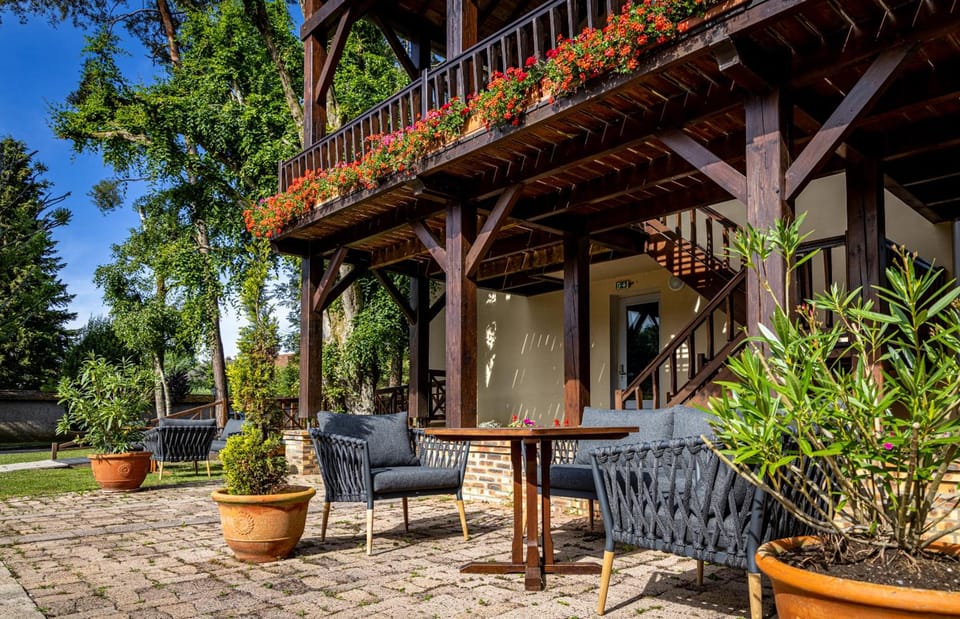 Hotel La Chaumiere Hotel in Dole