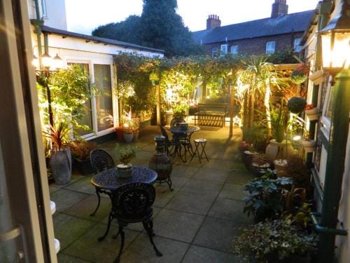 Abbey Court Guest House Hotel in Carlisle