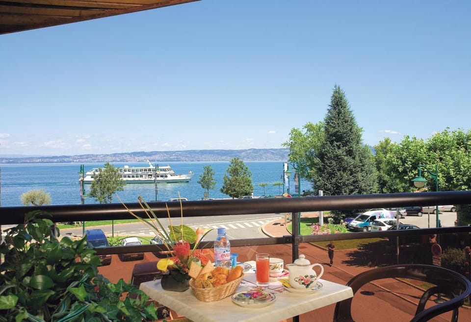 Hotel Le Littoral Hotel in Évian-les-Bains