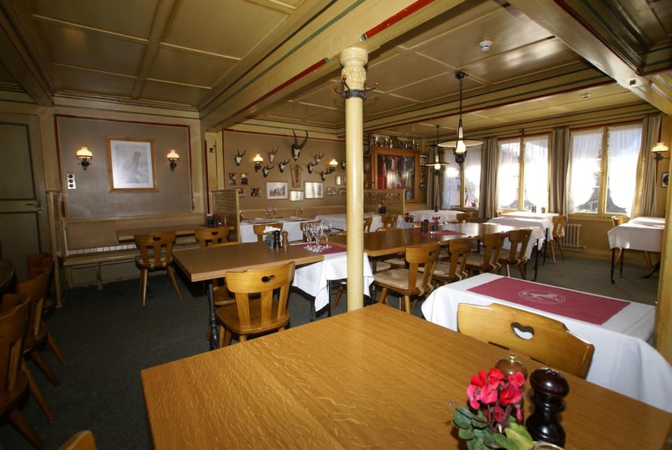 Posthotel Roessli Hotel in Saanen