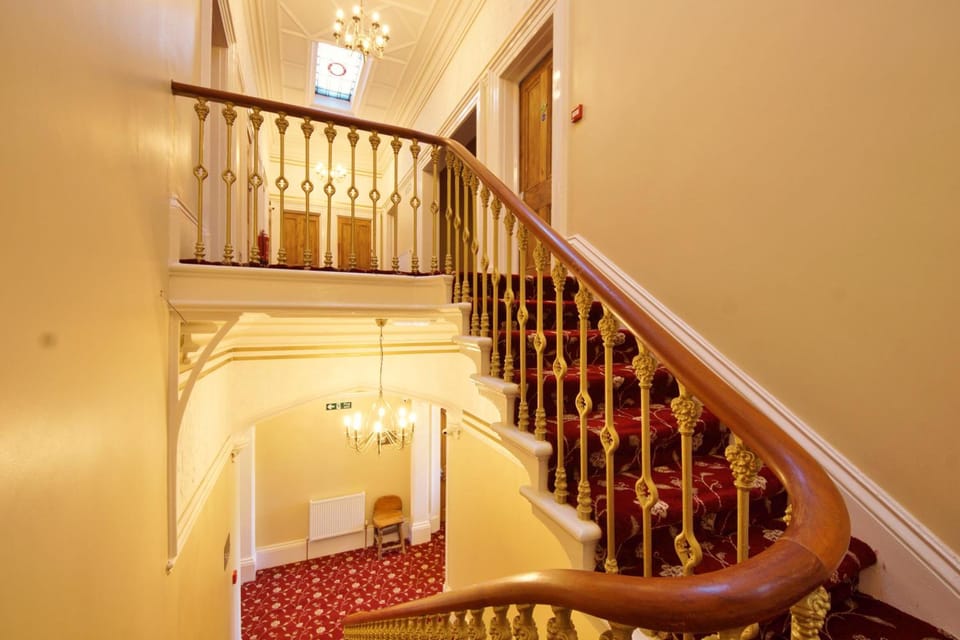 Edgerton Hotel Hotel in Huddersfield