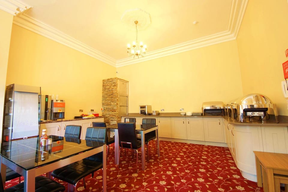 Edgerton Hotel Hotel in Huddersfield