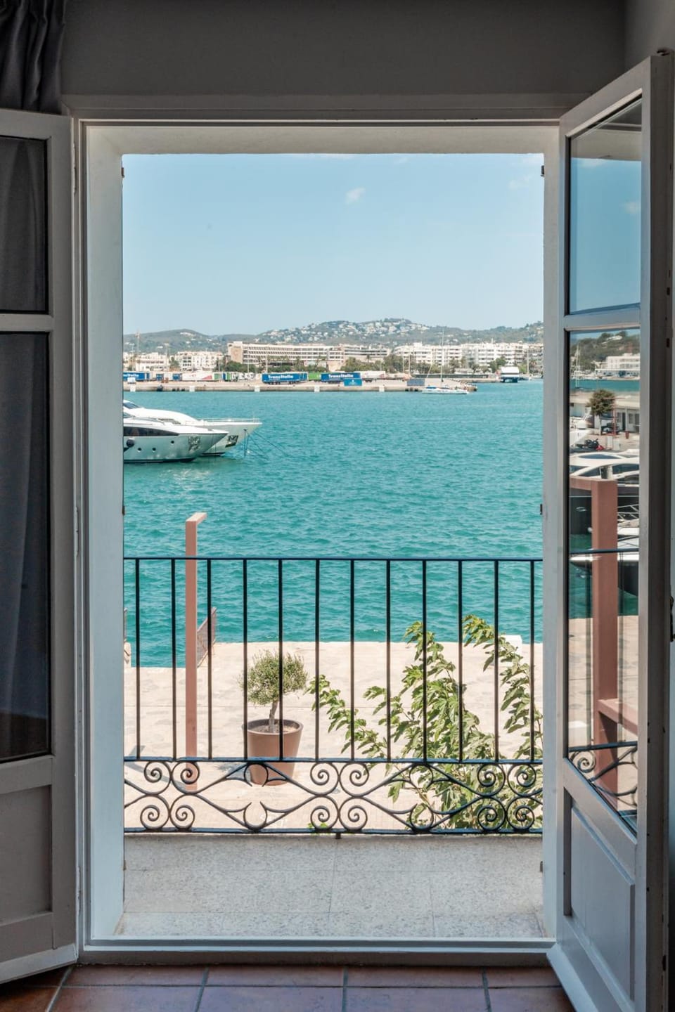Hotel Ryans La Marina Hotel in Ibiza