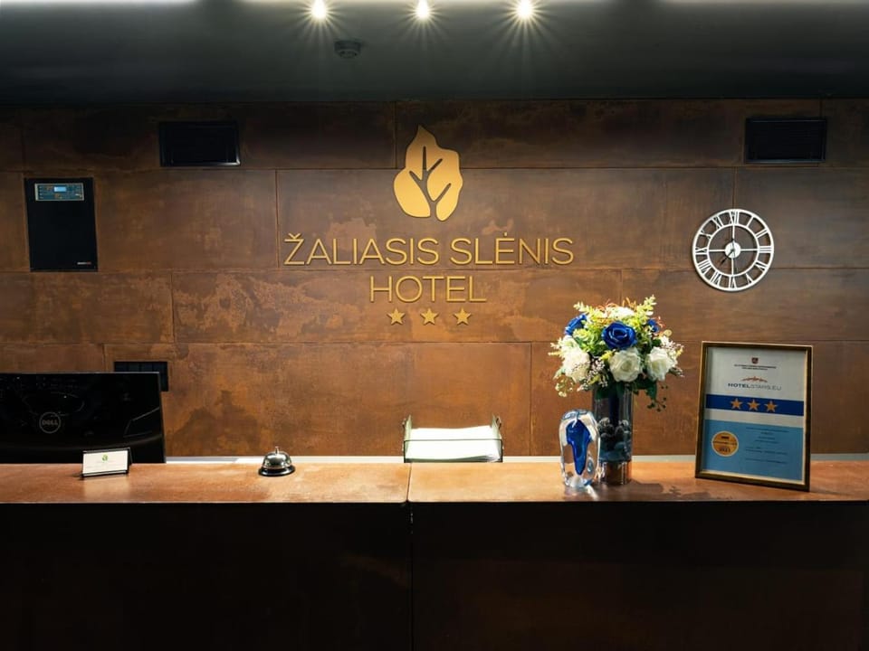 Zaliasis slenis - Self check-in hotel - Free parking Hotel in Klaipėda