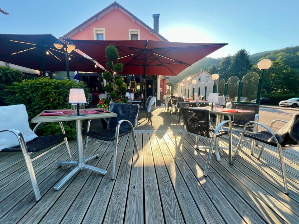 LOGIS HOTEL, CHALETS et RESTAURANT LES CHATELMINES Hotel in La Bresse