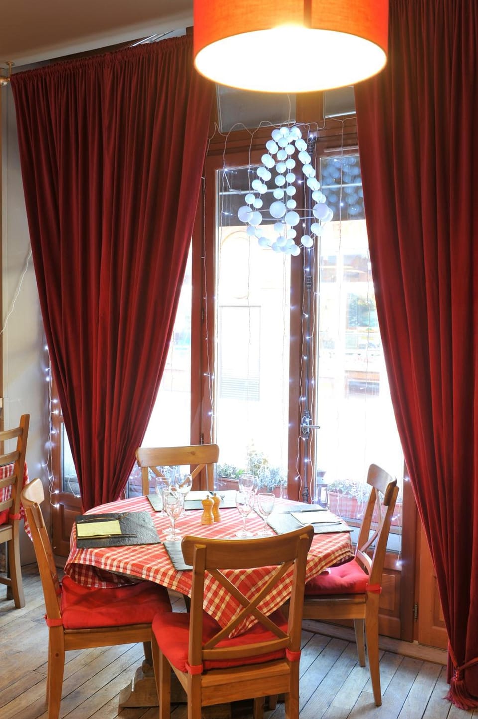 Hotel de Russie Hotel in Auvergne-Rhône-Alpes