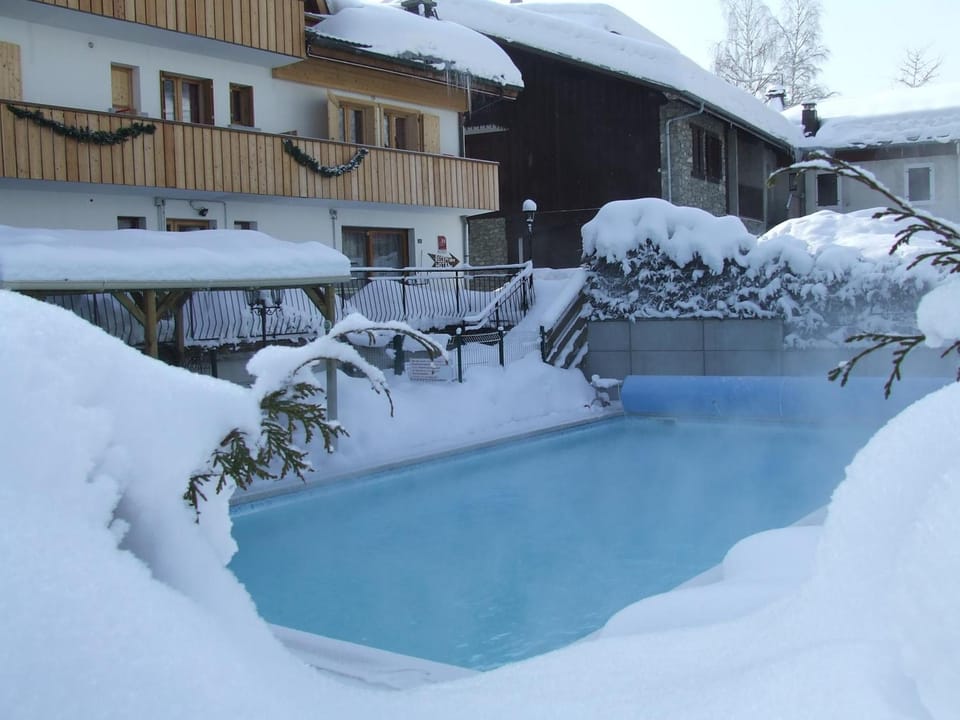 Loc'Hotel Alpen Sports Hotel in Les Gets