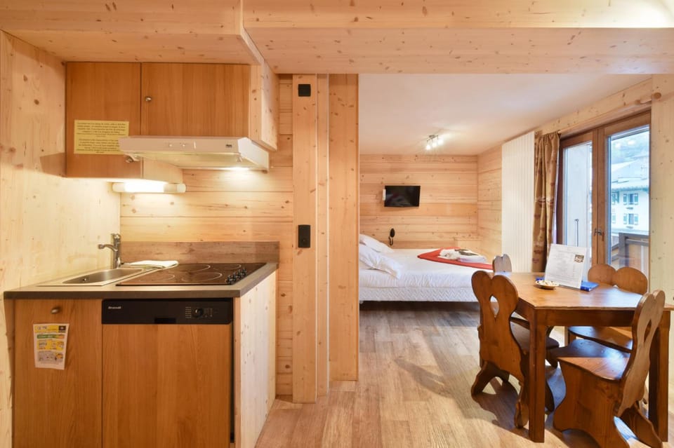 Loc'Hotel Alpen Sports Hotel in Les Gets