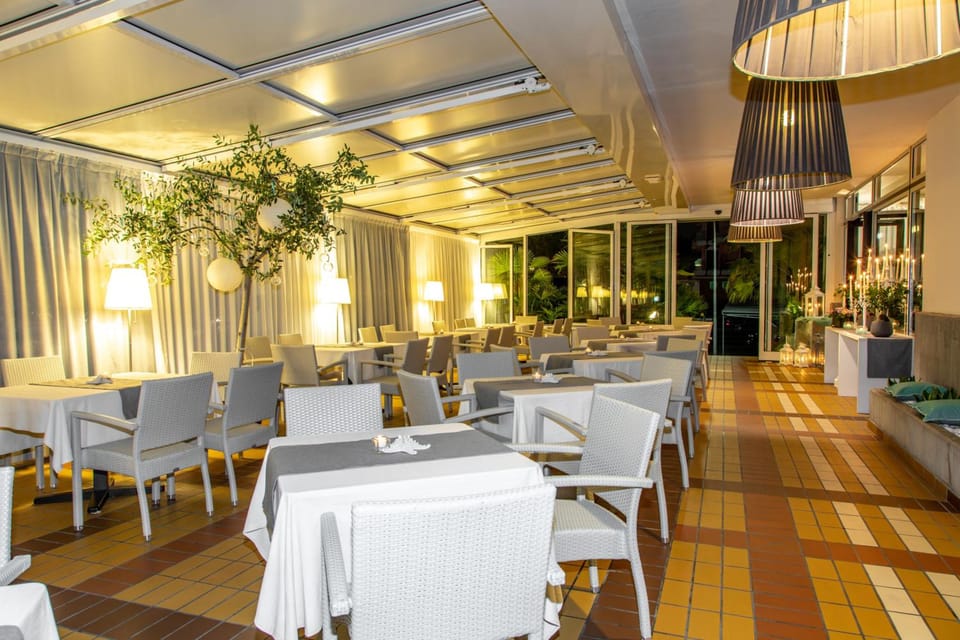 Bar/lounge