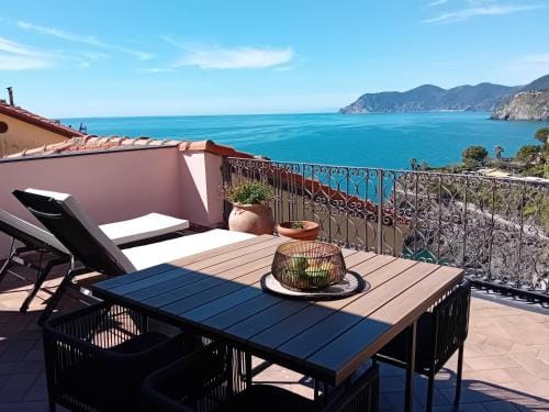 Alla Porta Rossa Hotel in Manarola