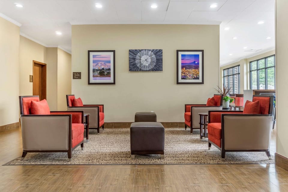 Comfort Inn & Suites Lakewood by JBLM Hotel in Lakewood