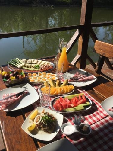 Chalets & Rooms Carda Sebesfok Hotel in Vojvodina