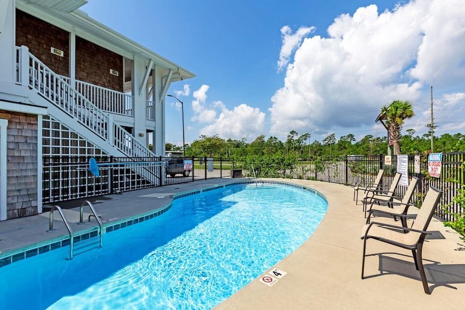 Topsail Shores Inn Hotel in North Topsail Beach