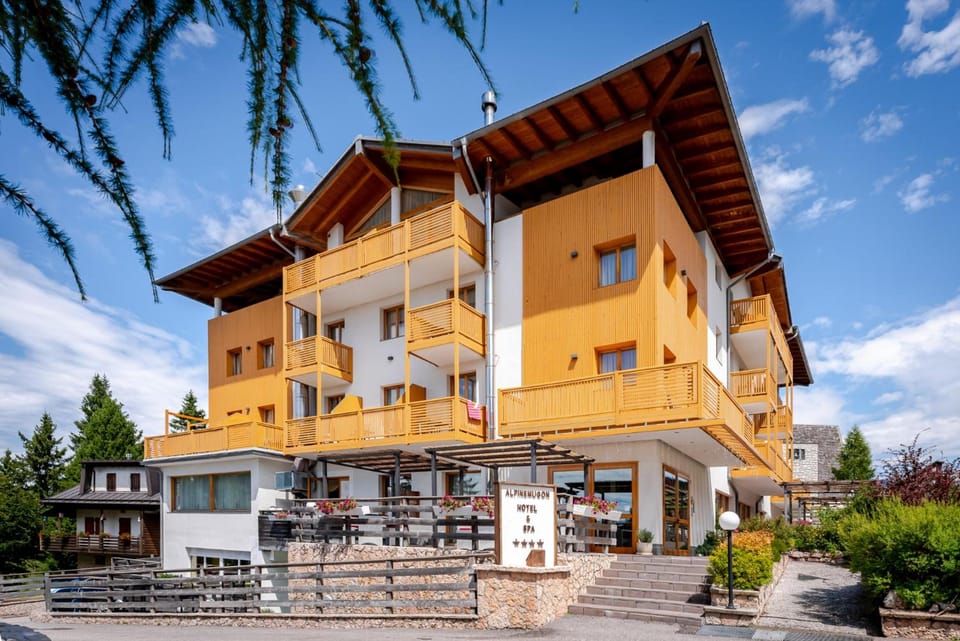 Hotel Alpine Mugon Hotel in Trentino-South Tyrol
