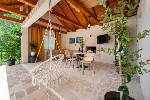 Sunset & Sunrise Villas in Stanisici-Two Villas With Common Pool Hotel in Budva Municipality