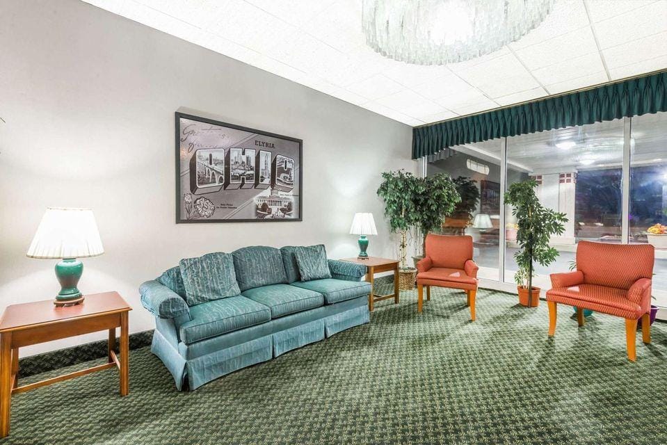 Sprucewood Inn Hotel in Lake Erie