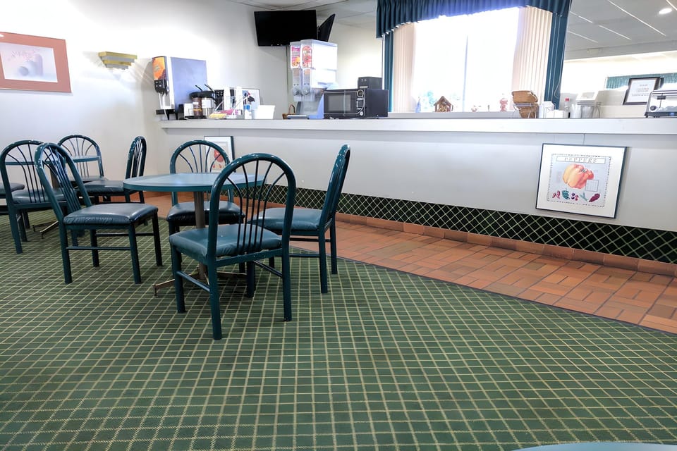 Sprucewood Inn Hotel in Lake Erie