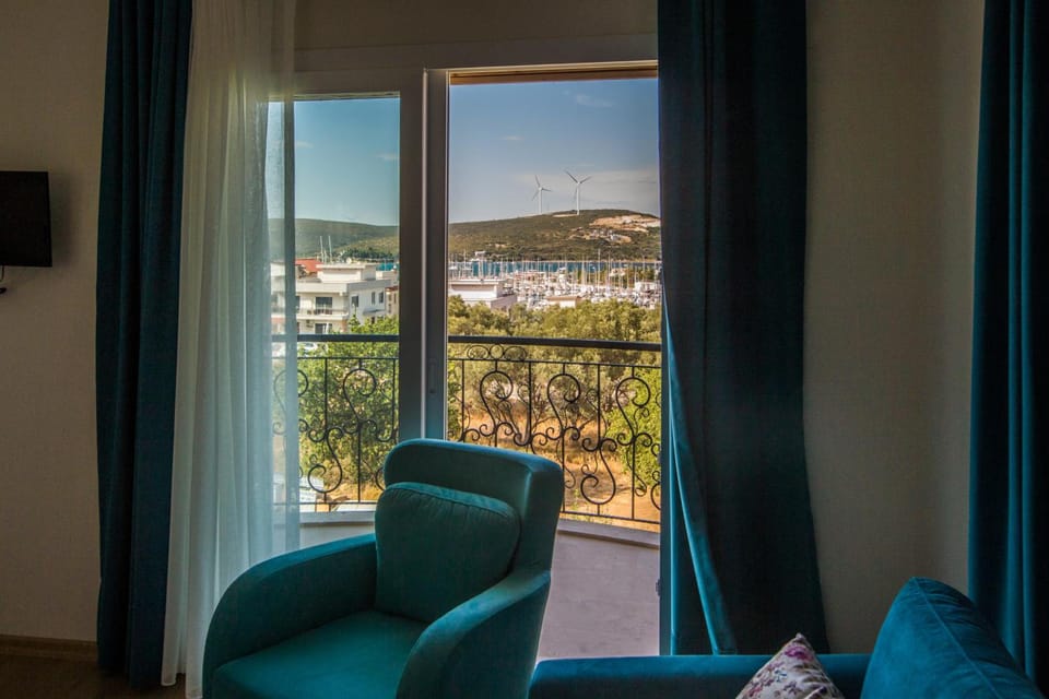 Clementin Suits Sigacık Hotel in İzmir Province